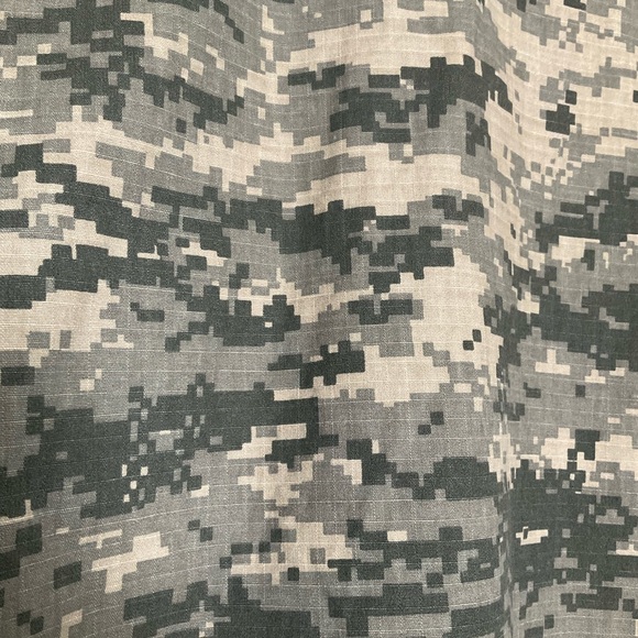 Vintage Oversize Outfitters Digital Camouflage Print Mens Sz 4X Hunting Shirt - Picture 4 of 7